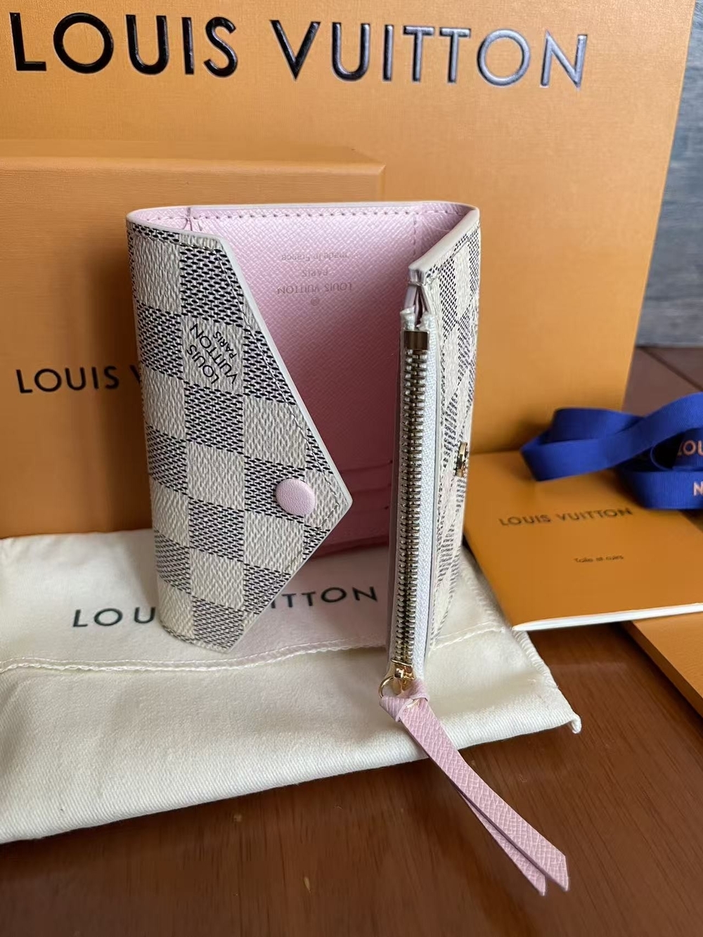 Louis Vuitton Damier Azur Compact Wallet in White/Pink - Picture 6 of 8
